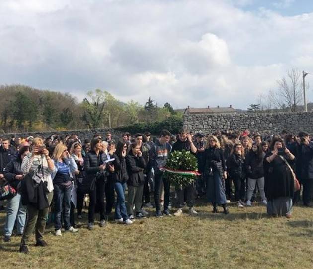 Gianluca Galimberti  con gli studenti  al Viaggio della Memoria2019  Podhum, Croazia e Basovizza
