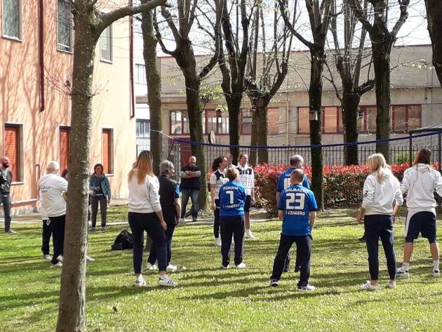 (Video) Pallavoli con me? La Pomi  porta entusiasmo  alla Fondazione Germani di Cingia dè Botti