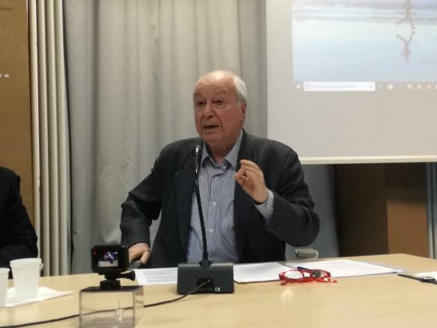 (Video) Ass.25 aprile Cremona  Conoscere Costituzione ‘L’Italia ripudia la guerra ‘ Relatore Mario Losano