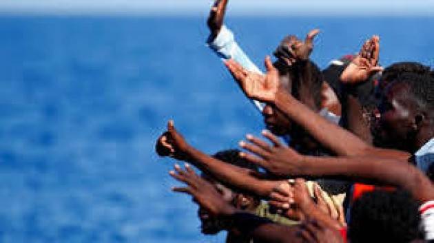 Pianeta Migranti. Digiuno di solidarietà davanti a Montecitorio.