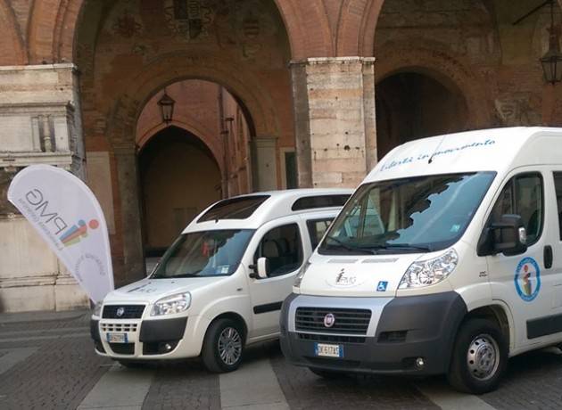 PMG Italia consegna dei mezzi attrezzati alle associazioni cremonesi Anffas e CCSVI