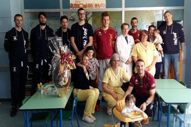 Uovo di Pasqua con sorpresa per la Pediatria di Cremona