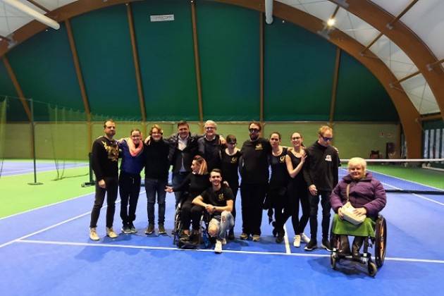 “Al Tennis” una giornata per danzare al buio e brillare come stelle