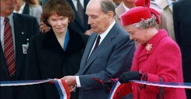 AccaddeOggi 6 maggio 1994 – Elisabetta II e Mitterrand inaugurano Eurotunnel