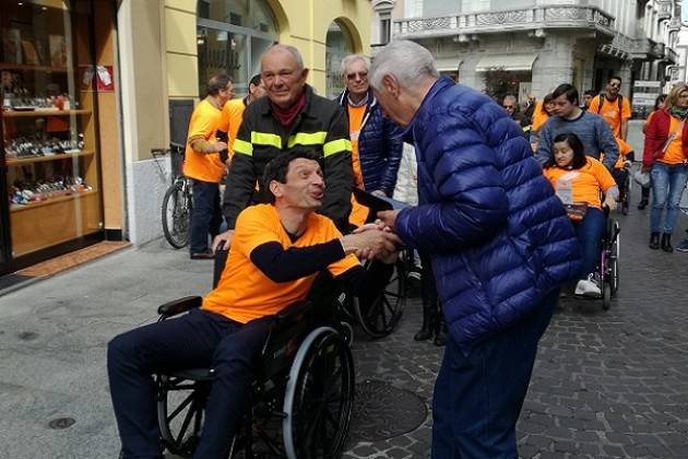 Il Sindaco Galimberti presente al Giro in Città in Carrozzina (Video Chiara Peli)