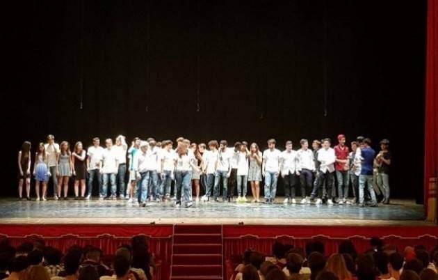 E QUI COMANDO IO!  OLTREIBANCHI  teatro per ragazzi – XXVI edizione 2019 Teatro Ponchielli Cremona