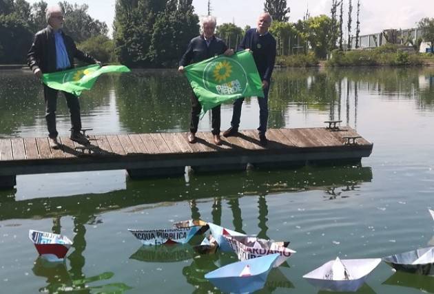 Flash mob di Europa Verde al porto di Cremona