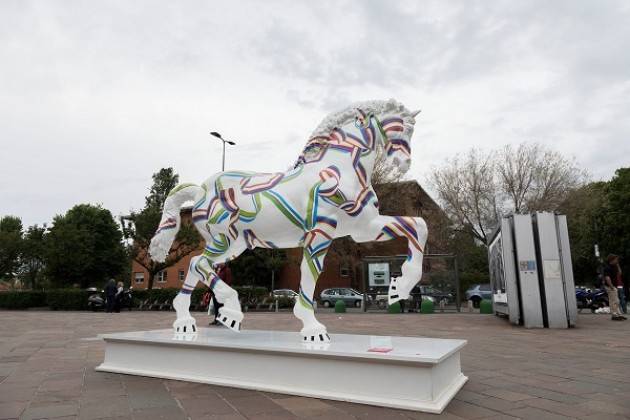 Milano - Leonardo Horse Project: i cavalli di design entrano in città