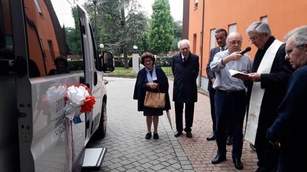 Fondazione La Pace: donato nuovo minibus per il trasporto di persone anziane e disabili