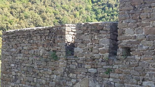 Alle origini della nostra civiltà : Il castello Doria di  Isolabona  ( di Christian Flammia)