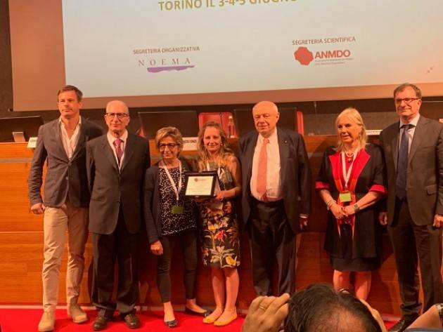 ASST Ospedale di Cremona Federica Pezzetti ritira il premio ‘miglior comunicazione scientifica’