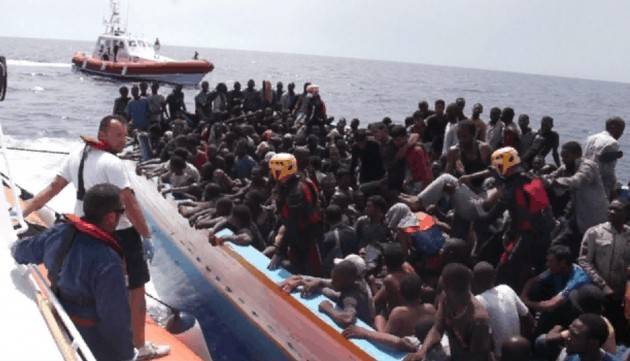 Pianeta Migranti. Disumano e fuori legge impedire lo sbarco