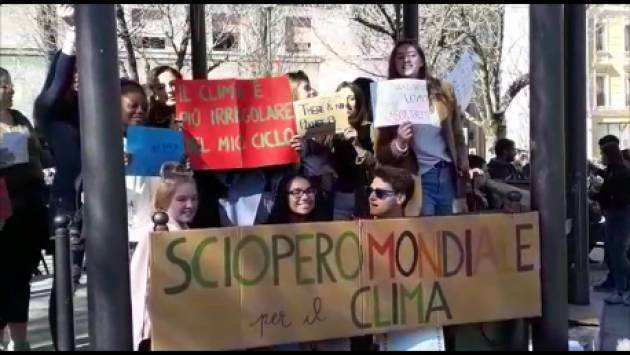 Fridays For Future: Lettera aperta a tutte le lavoratrici, a tutti i lavoratori e a tutti i sindacati