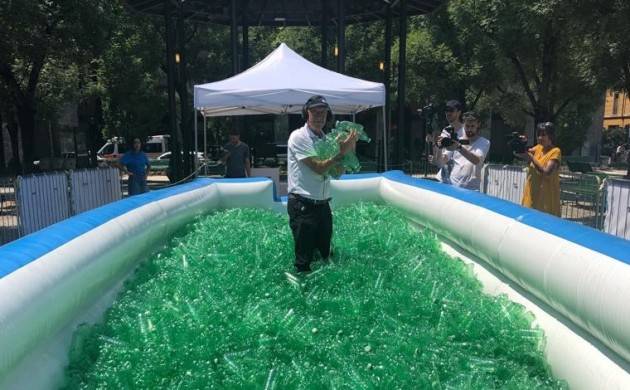 (Video) Cremona, Padania Acque S.p.A.: Hai mai nuotato in un mare di plastica?