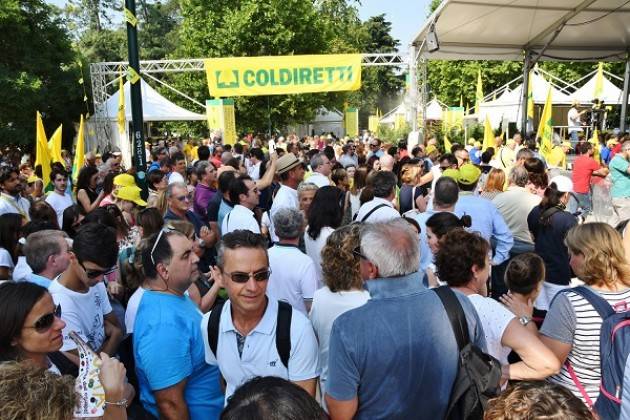 TURISMO: COLDIRETTI IN 700MILA AL VILLAGGIO CONTADINO A MILANO