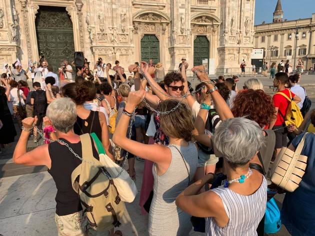 Cgil Lombardia in piazza contro ddl Pillon, rinviata la discussione