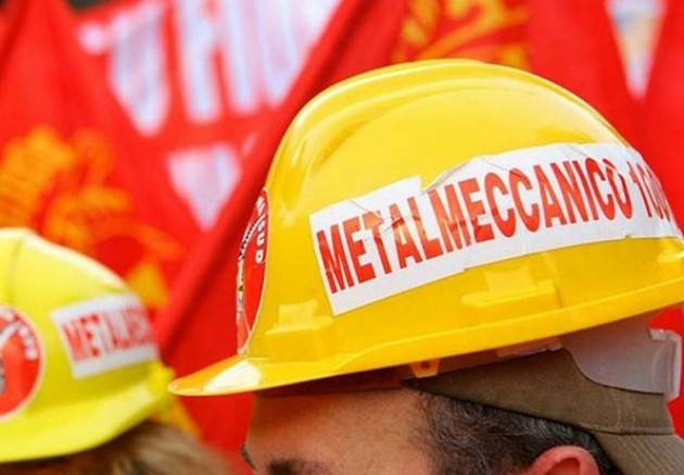 Metalmeccanici, Fim-Fiom-Uilm: salario all'8%, avanti con innovazione su competenze, inquadramento e diritti