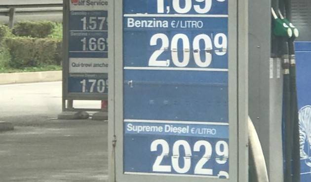 ADUC Benzina. Il triste primato del costo italiano… implacabile ed eterno?