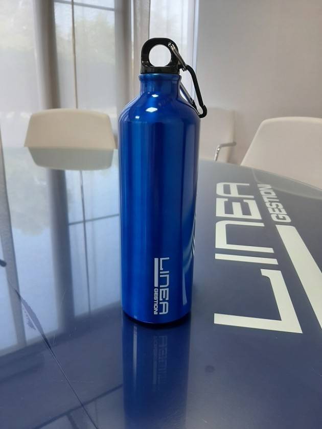 Crema LINEA GESTIONI: CONSEGNATE AI DIPENDENTI BORRACE TERMICHE ‘PLASTIC FREE’