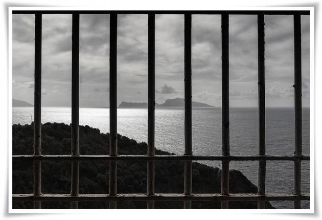 La cosa che manca più di tutto in carcere d’estate è il mare | Carmelo Musumeci