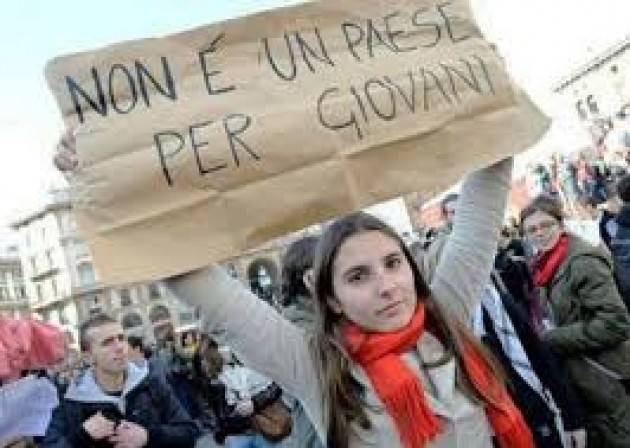 Pianeta Migranti. Pensate ai tanti italiani che emigrano anziché accanirvi sui pochi migranti che arrivano!