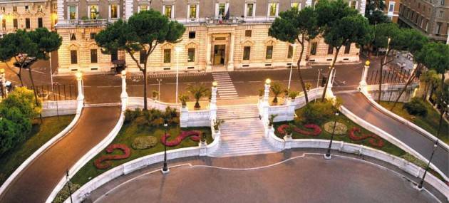 SIA REVOCATA LA DELEGA ALL'ATTUALE MINISTRO DELL'INTERNO.