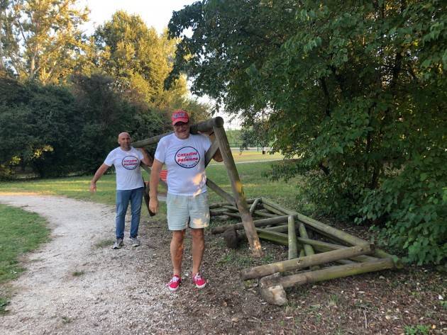 Cremona Cittadini per Passione ancora all'opera, presto nuova staccionata al laghetto dell’anello ciclabile nel parco al Po