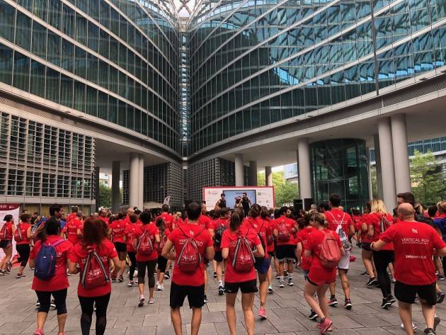 LNews-VERTICAL RUN, 400 PARTECIPANTI A PALAZZO LOMBARDIA.