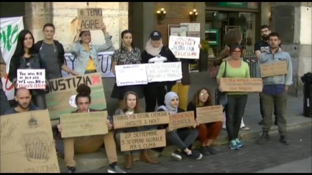 FFF Fridays For Future Cremona ha organizzato una pubblica assemblea Verso il 3° sciopero globale sul clima del 27 settembre 2019  (Video G.C.Storti)