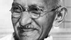 Anniversario nascita di Mohandas Gandhi GIORNATA DELLA NONVIOLENZA DEL 2 OTTOBRE