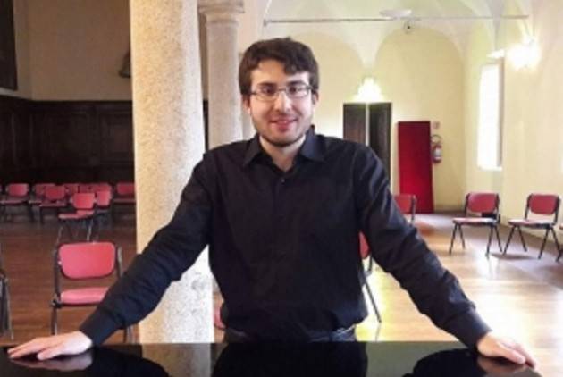 Emanuele Scaramuzza al pianoforte per la rassegna Musica al Museo