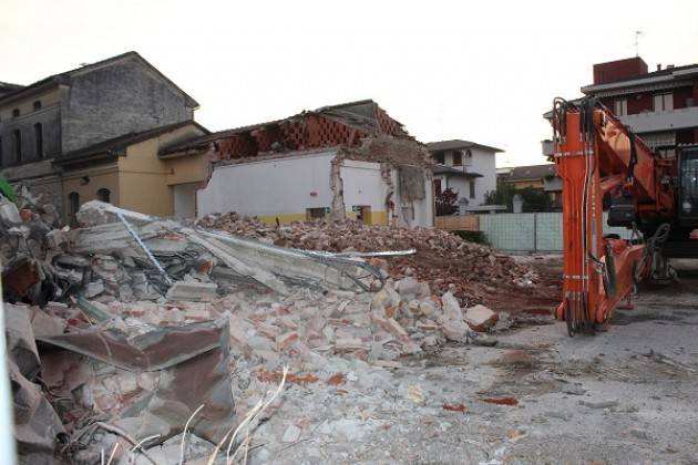 Cremona Avviata la prima fase della riqualificazione del quartiere San Felice, demolizione della scuola