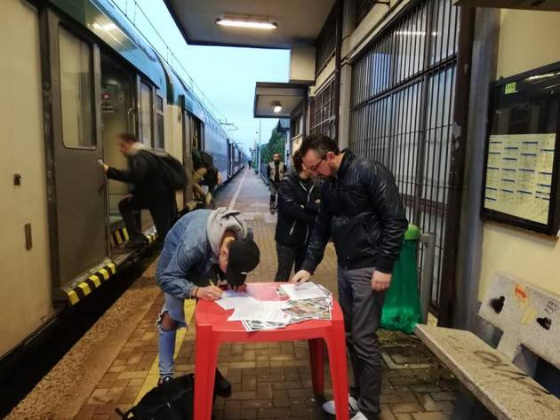 Continua Raccolta firme PD  ‘Basta Trenord’ alla stazione di Capralba