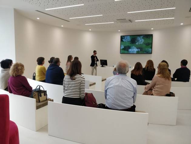 Cremona REI - Reindustria Innovazione I docenti delle superiori in visita all’azienda Omnicos Group