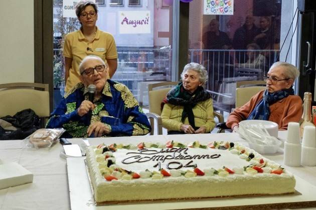 Fondazione “La Pace” in festa, Don Mario Cavalleri ha compiuto 104 anni 