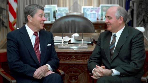 AccaddeOggi  19 novembre 1985  Guerra Fredda: a Ginevra incontro Reagan e Gorbaciov 