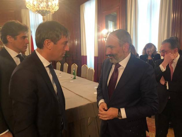 LNews-VICEPRESIDENTE SALA E SOTTOSEGRETARIO RIZZI INCONTRANO PRIMO MINISTRO ARMENIA: FUTURA MISSIONE CON AZIENDE LOMBARDE