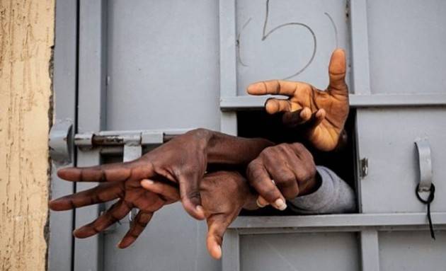 Pianeta Migranti Cremona . Non abituiamoci al massacro dei migranti in Libia.