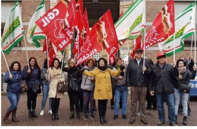 Appalti Pulizia scuole, da Nord a Sud corre la protesta