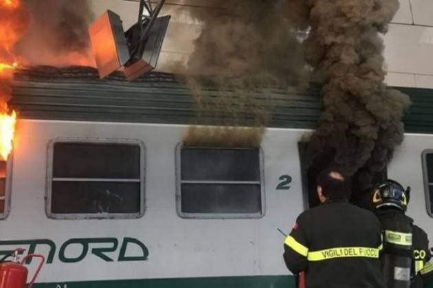 Incendio vagone. Degli Angeli (M5S Lombardia). Trenord al collasso, ora nuovi treni sulla linea.