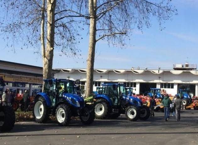 Un successo il ‘porte aperte’ al Servizio Macchine del Consorzio Agrario di Cremona