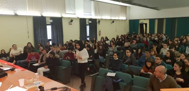Cremona Tanti giovani cittadini al convegno su Legalità e antimafia utilizzo dei beni confiscati  organizzato dalla Cgil