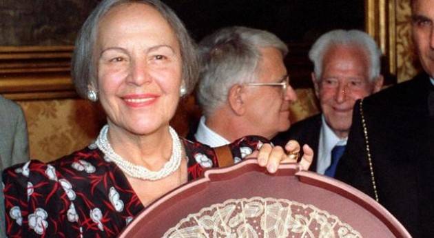 AccaddeOggi  4 dicembre 1999  Muore Nilde Iotti (PCI)  prima Presidente donna della Camera