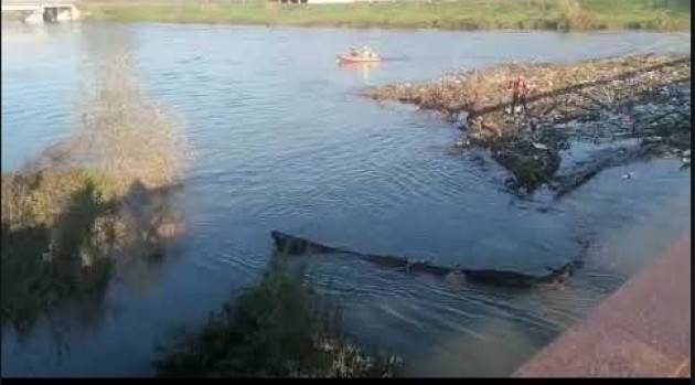 Prefettura di Cremona Rimossi i detriti  accumulati contro il ponte di Isola Dovarese.