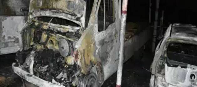 Novara: denunciati i responsabili dell’incendio di quattro mezzi