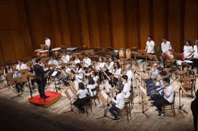 A BRESCIA DOMENICA 22 DICEMBRE IL CONCERTO DELLA BANDA CITTADINA  AL TEATRO GRANDE