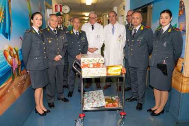 Emilia Romagna : Guardia di Finanza dona regali per i pazienti di Pediatria