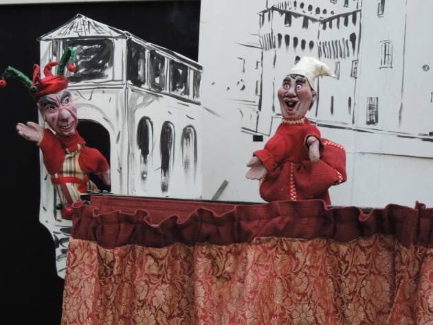 Al Teatro di Casalmaggiore   ‘Storie di nani e giganti’ uno spettacolo di burattini a guanto il 6 gennaio