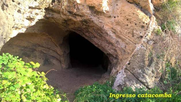 Il sito archeologico di Miragliano .. Lato Est del fiume Mazaro con sepolcri, catacombe e  la bizzarra effige... di un extra-terrestre ?