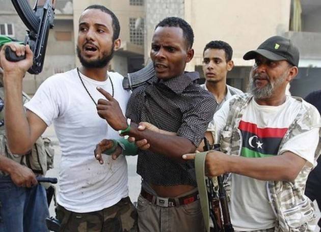 Pianeta Migranti. Migranti come carne da cannone, arruolati coi ricatti dalle milizie libiche